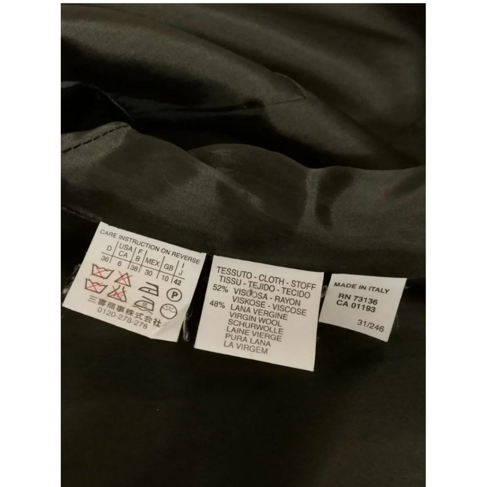 Marella by Max Mara, wool blend, black pinstripe suit jacket. UK 10, Immaculate. - Picture 2 of 4